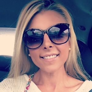 Meet your Posher, Lyndsey